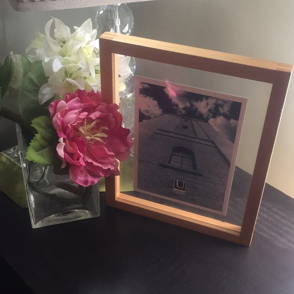 Natural Wood Floater Frame 5”x 7” - Picture 3 of 5